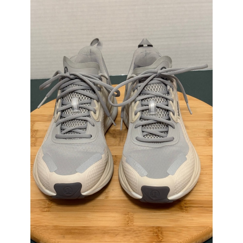 Lululemon Women Gray White Running Training Sneakers Athletic Comfort Sz9.5